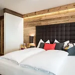 Vaya Hotel 4*