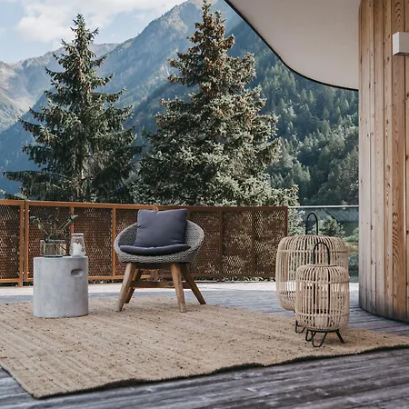 Vaya Hotel 4*